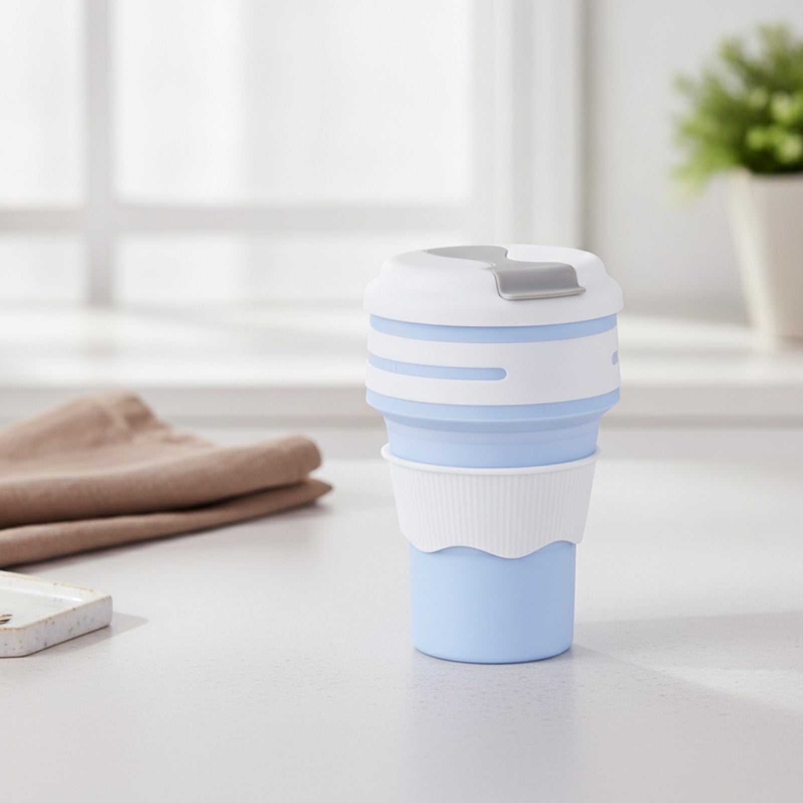 Gourde pliable silicone format voyage - coloris Bleu - PLISSÉ